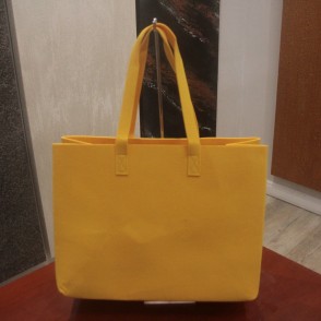 Borsa In Feltro Cm. 42x33x19 Giallo
