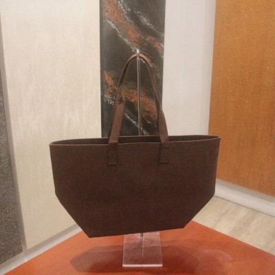 Borsa In Feltro Cm. 30x30x19 Marrone