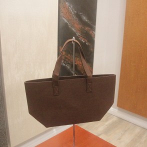 Borsa In Feltro Cm. 26x22x14 Marrone
